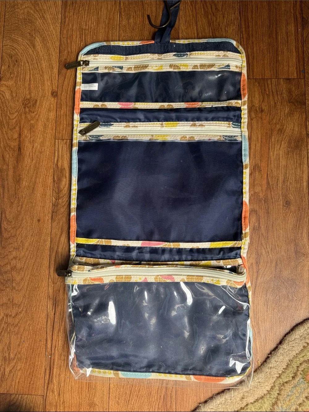 Vintage Primrose Hill cosmetics travel bag